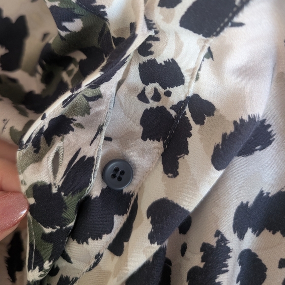 Tribal Animal Print Blouse - Picture 8 of 8